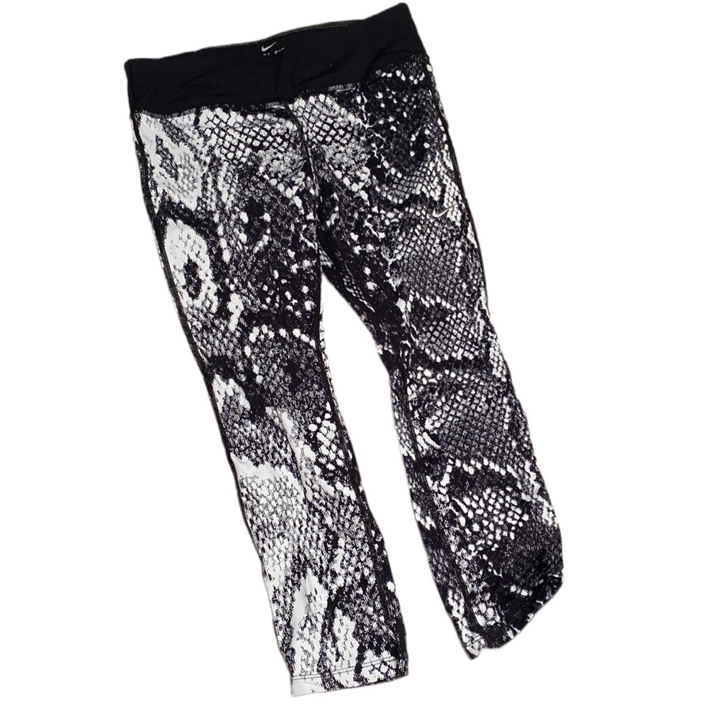 NWT Nike Epic Lux Dri-Fit Snake Print Capri
